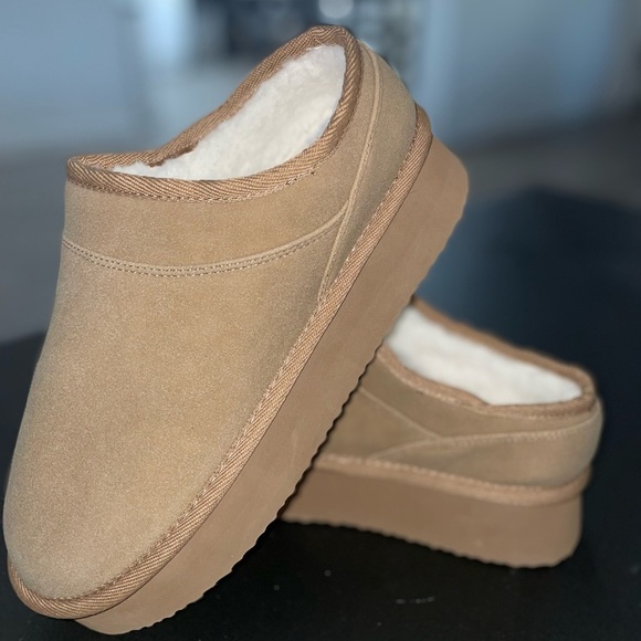 American Eagle Outfitters Shoes - American Eagle Outfitters Tan Platform Shoes